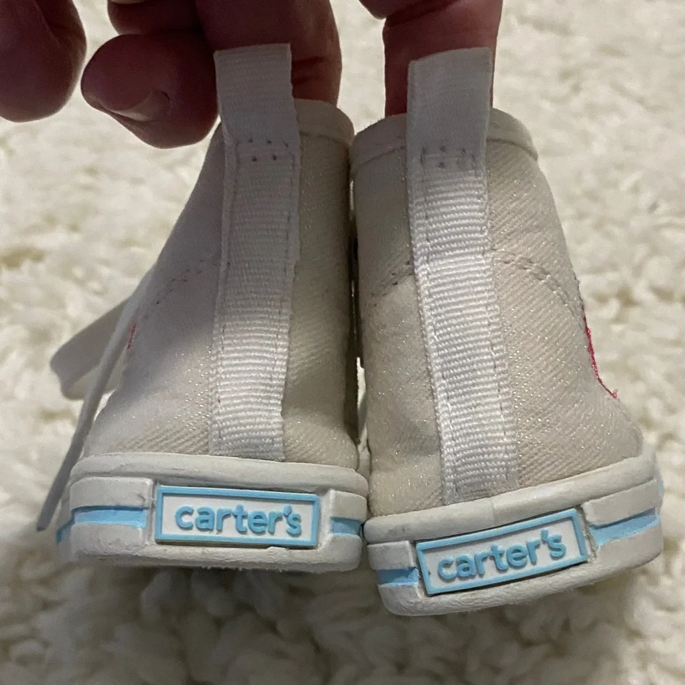 Carters baby girl size 4 Unicorn Embroidered  white glittery High-Top Sneakers